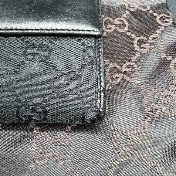 Authentic GUCCI wallet - Picture 14 of 16